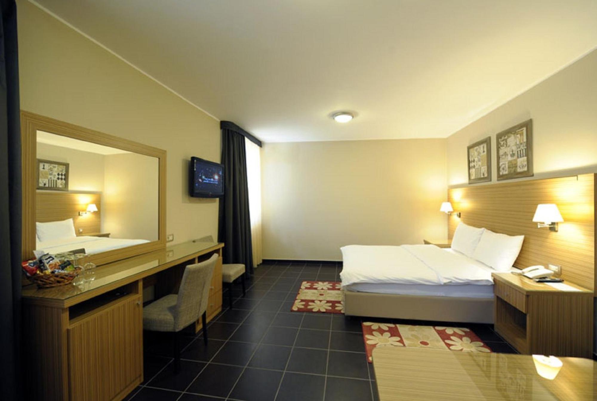 Hotel 1000 Ruza Bělehrad Pokoj fotografie